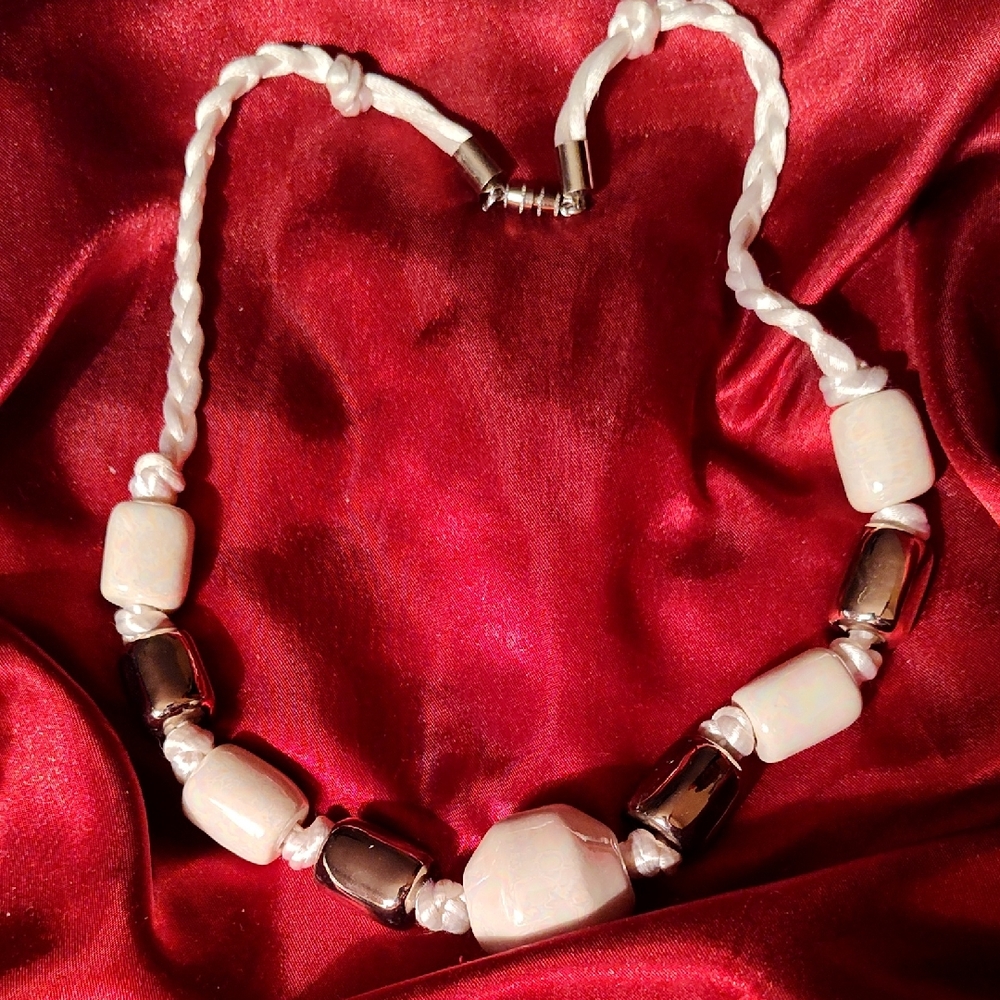 Vintage Chunky Ceramic White and Silver Beaded Necklace